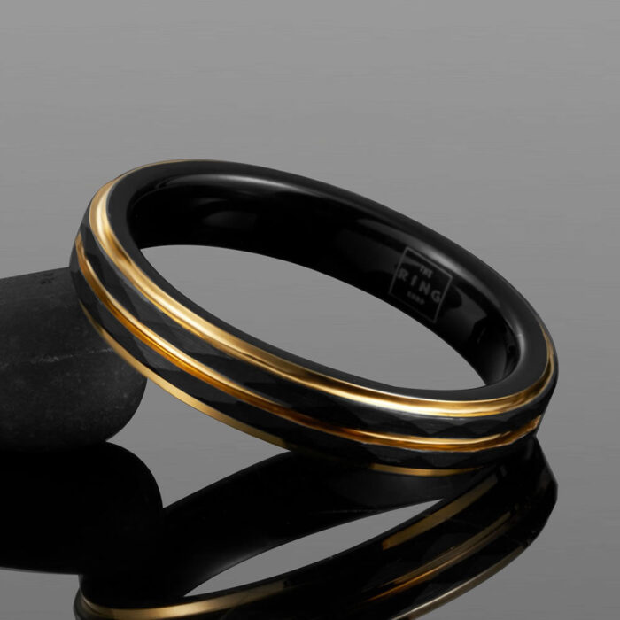 Talon ring, view 1